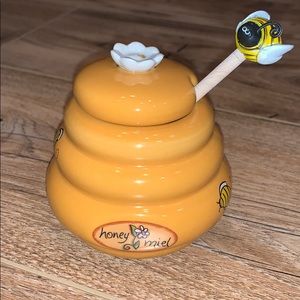 Ceramic honey pot with wood honey wand